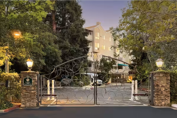 Best of Senior Living 2026: Heritage Downtown Earns National Recognition